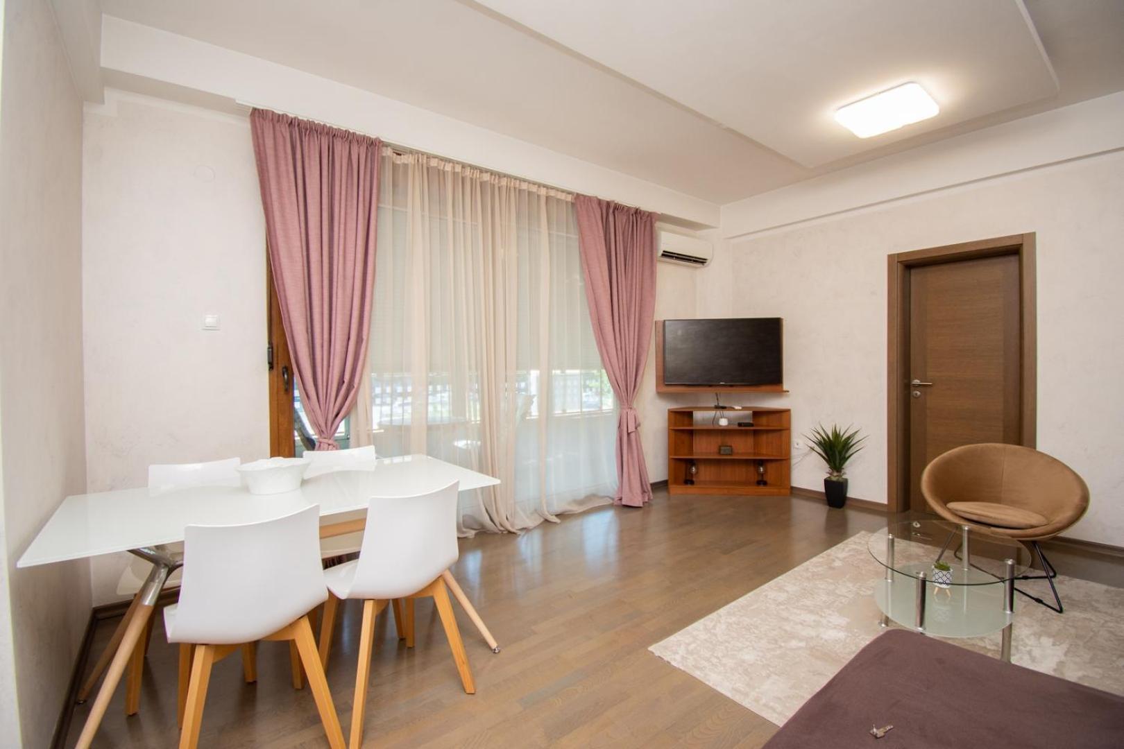 Maxim Compass Apartment 波德戈里察 外观 照片
